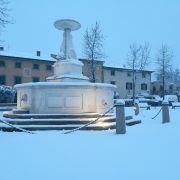 Immagine Fontana innevata - Piazza principale di Bientina