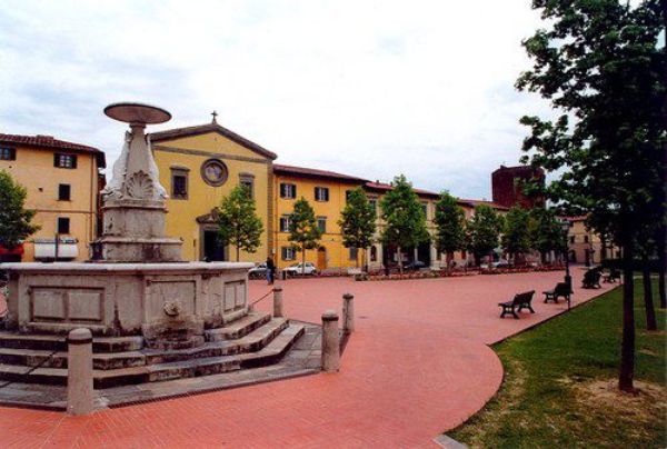 Piazza principale Comune di Bientina - Piazza Vittorio Emanuele II - particolare 1